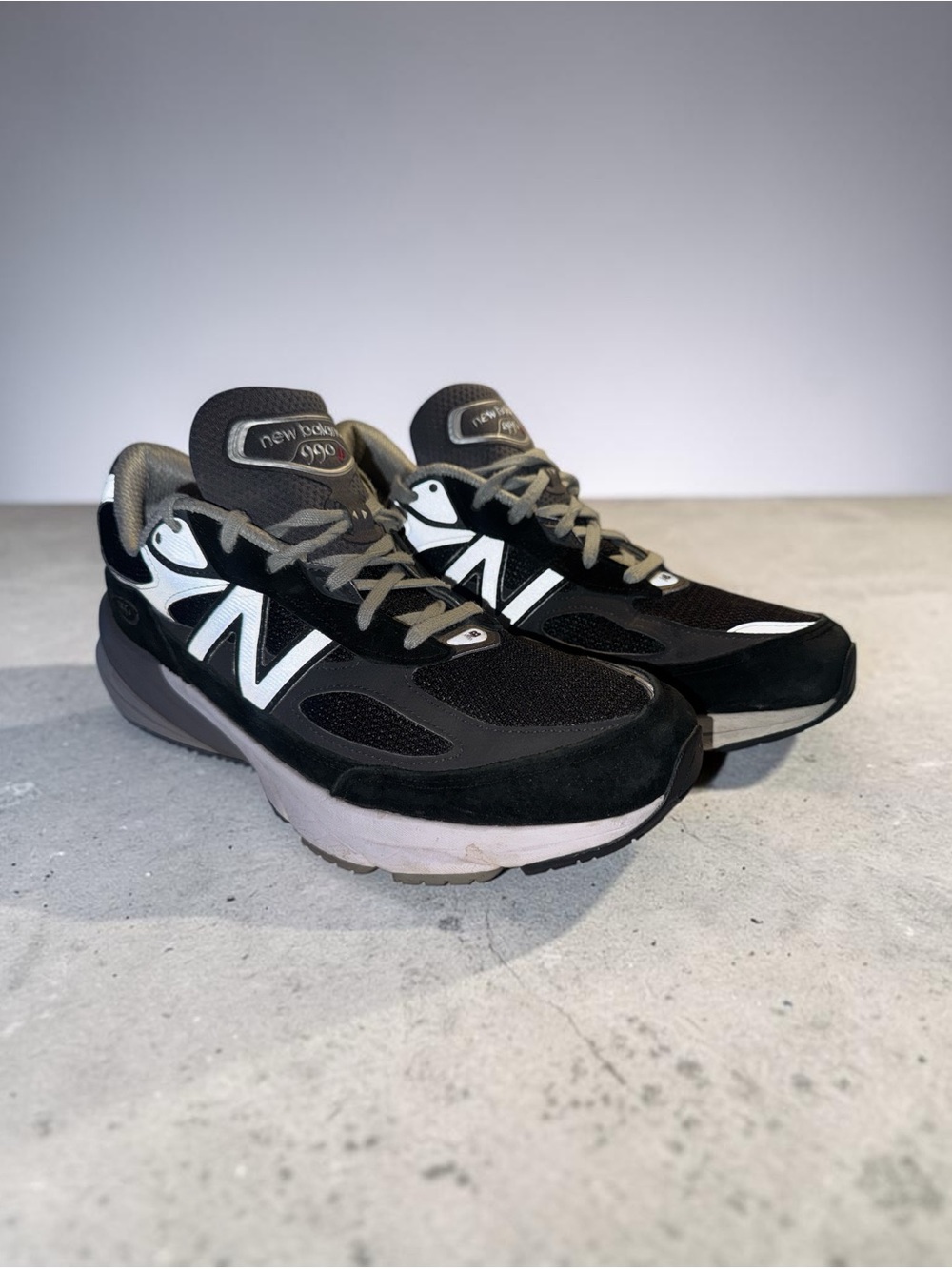 New Balance Men’s Black and Gray 990 Athletic Sneakers